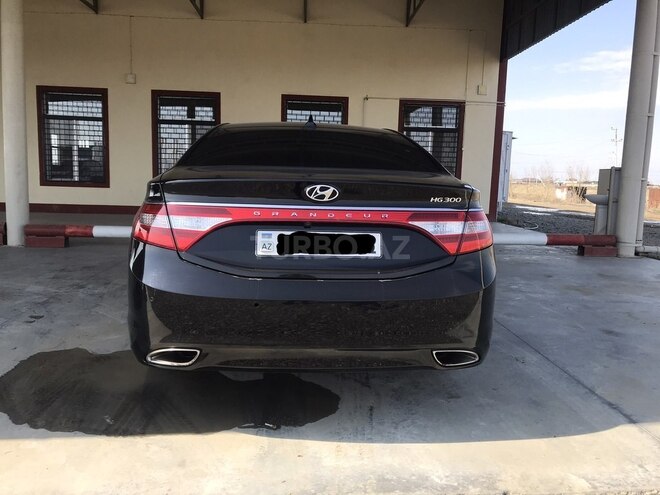 Hyundai Grandeur 2011, 150,000 km - 3.0 l - Ucar