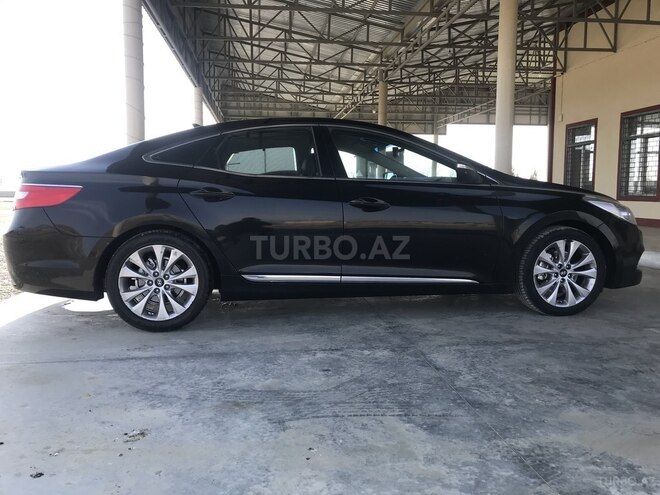 Hyundai Grandeur 2011, 150,000 km - 3.0 l - Ucar