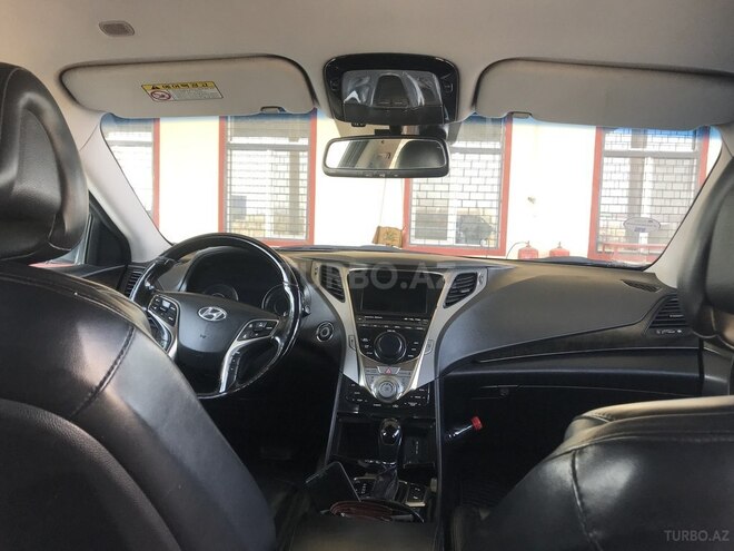 Hyundai Grandeur 2011, 150,000 km - 3.0 l - Ucar