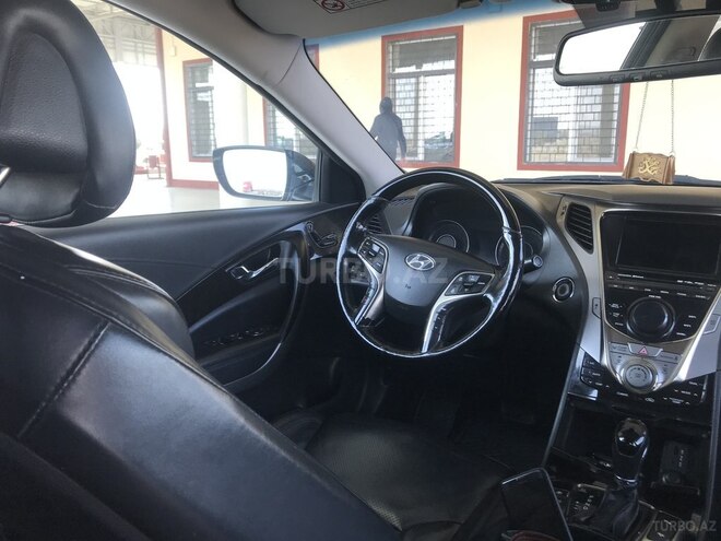 Hyundai Grandeur 2011, 150,000 km - 3.0 l - Ucar