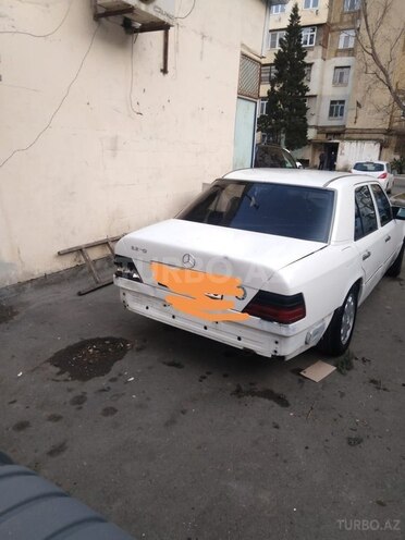 Mercedes E 200 1993, 378,563 km - 2.0 l - Bakı