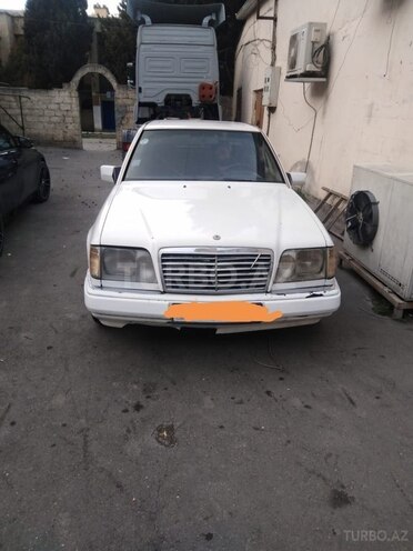 Mercedes E 200 1993, 378,563 km - 2.0 l - Bakı