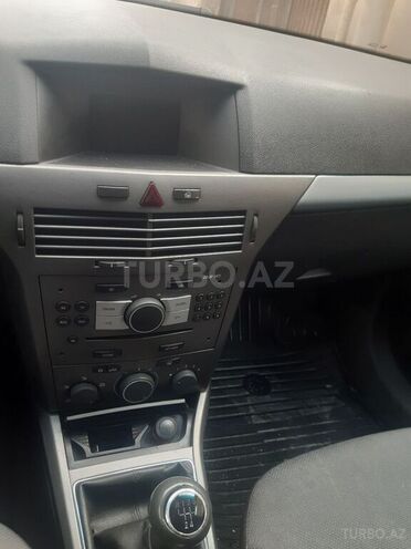 Opel Astra 2006, 226,000 km - 1.4 л - Bakı