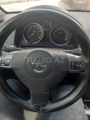 Opel Astra 2006, 226,000 km - 1.4 л - Bakı