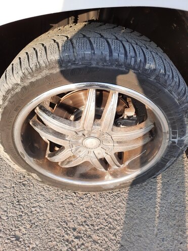BMW X5 2002, 523,698 km - 4.4 l - Salyan