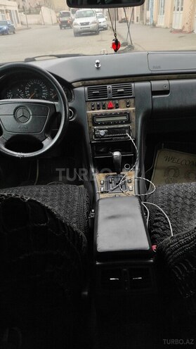 Mercedes E 230 1996, 270,000 km - 2.3 l - Bakı
