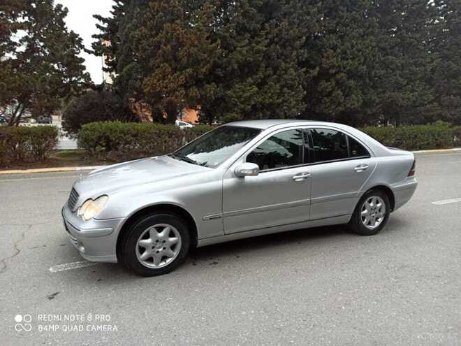 Mercedes C 220 2001, 291,865 km - 2.2 l - Sumqayıt