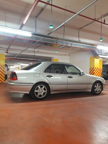 Mercedes C 240 1999, 255,000 km - 2.4 l - Bakı