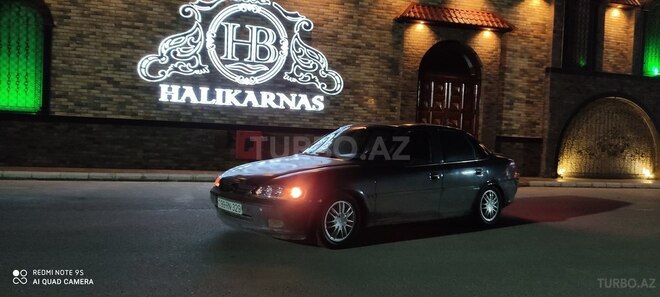Opel Vectra 1996, 242,500 km - 1.6 l - Bakı
