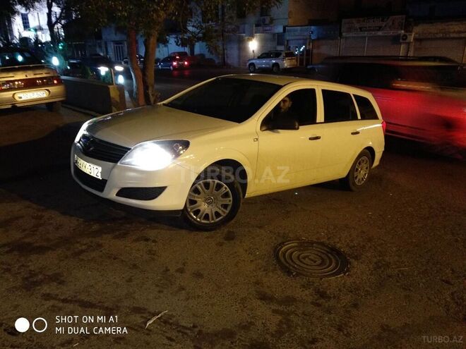 Opel Astra 2009, 244,000 km - 1.3 л - Bakı