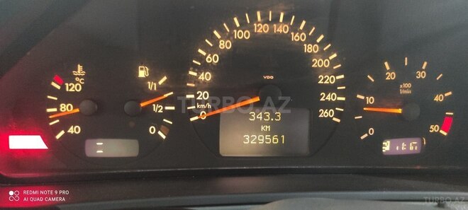 Mercedes E 270 2001, 329,000 km - 2.7 l - Bakı