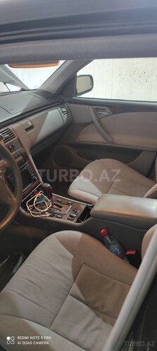 Mercedes E 270 2001, 329,000 km - 2.7 l - Bakı