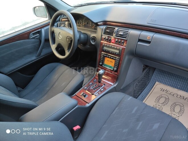 Mercedes E 220 1999, 331,000 km - 2.2 l - Bərdə