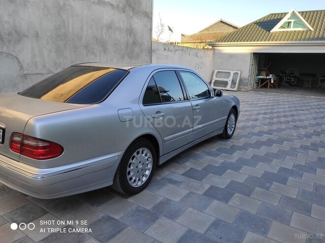 Mercedes E 220 1999, 331,000 km - 2.2 l - Bərdə