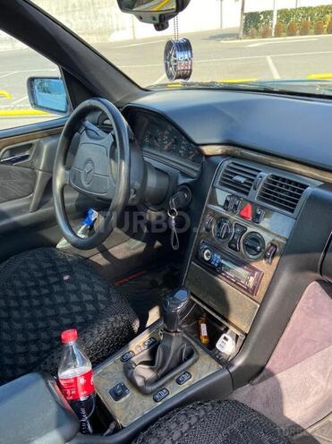 Mercedes E 230 1996, 280,000 km - 2.3 l - Bakı