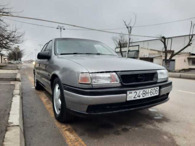 Opel Vectra 1995, 12,875 km - 1.6 l - Quba