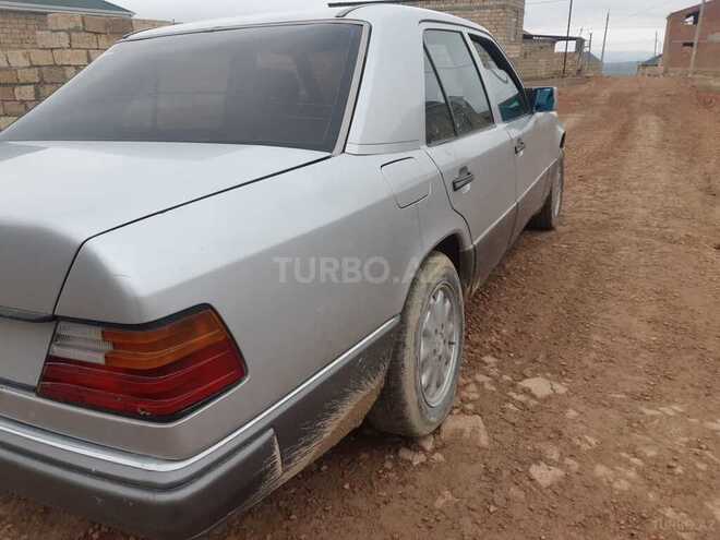 Mercedes E 200 1992, 250,000 km - 2.0 l - Bakı