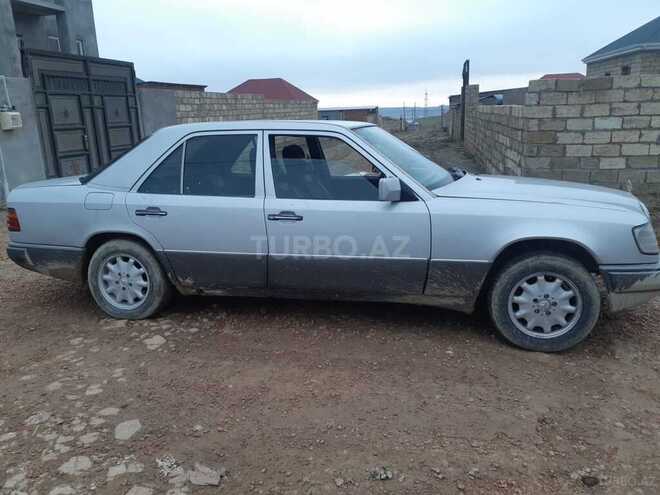 Mercedes E 200 1992, 250,000 km - 2.0 l - Bakı