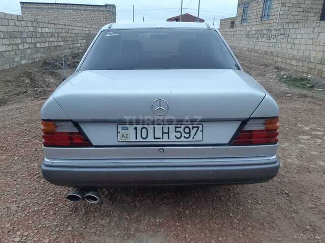 Mercedes E 200 1992, 250,000 km - 2.0 l - Bakı