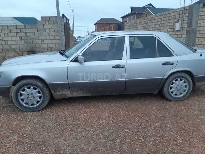 Mercedes E 200 1992, 250,000 km - 2.0 l - Bakı