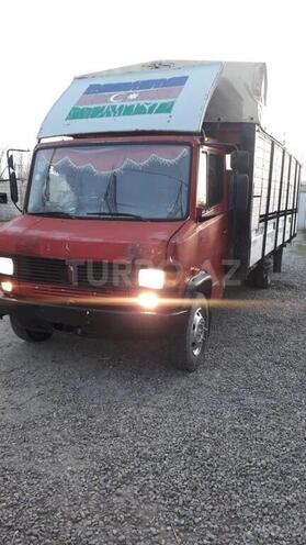 Mercedes 811 D 1990, 350,000 km - 4.0 л - Bərdə
