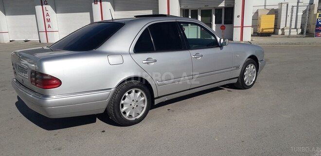 Mercedes E 230 1995, 389,000 km - 2.3 l - Bakı