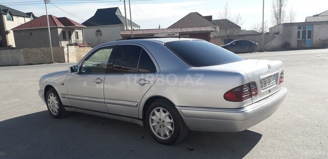 Mercedes E 230 1995, 389,000 km - 2.3 l - Bakı
