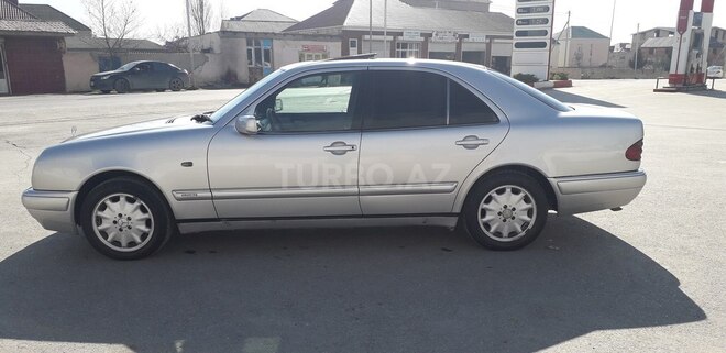 Mercedes E 230 1995, 389,000 km - 2.3 l - Bakı