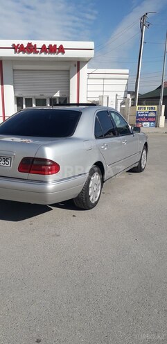 Mercedes E 230 1995, 389,000 km - 2.3 l - Bakı