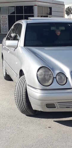 Mercedes E 230 1995, 389,000 km - 2.3 l - Bakı