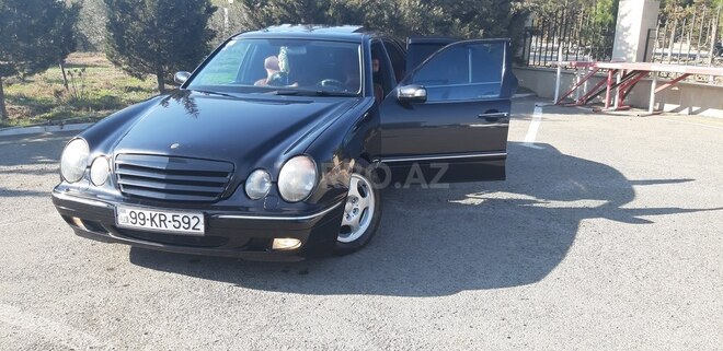 Mercedes E 240 2000, 263,800 km - 2.6 л - Bakı