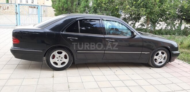 Mercedes E 240 2000, 263,800 km - 2.6 л - Bakı