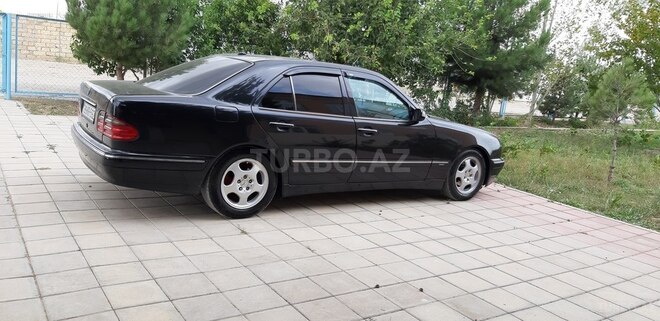Mercedes E 240 2000, 263,800 km - 2.6 л - Bakı