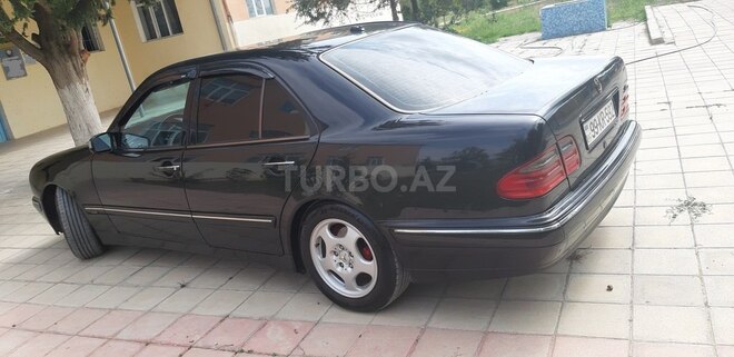 Mercedes E 240 2000, 263,800 km - 2.6 л - Bakı