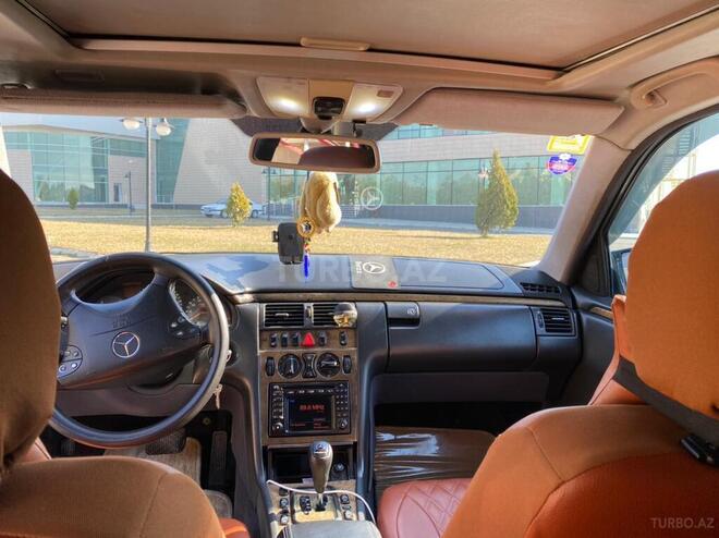 Mercedes E 240 2000, 263,800 km - 2.6 л - Bakı