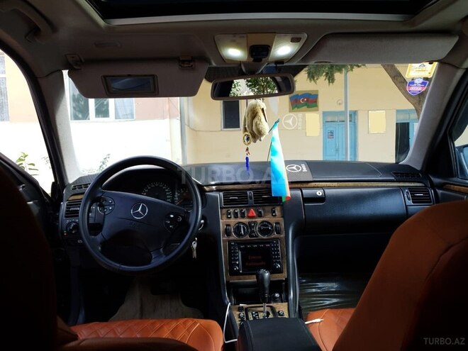 Mercedes E 240 2000, 263,800 km - 2.6 л - Bakı