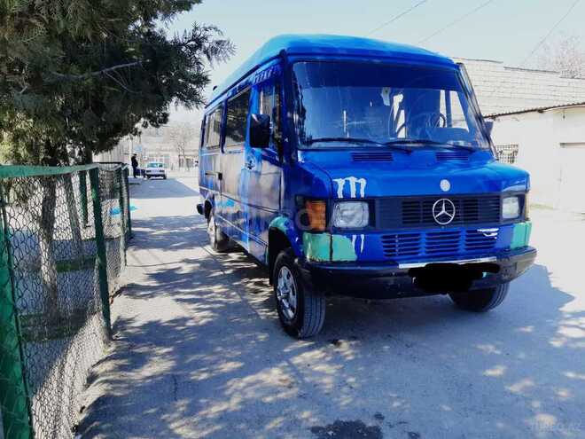 Mercedes 208 D 1993, 255,000 km - 2.9 l - Kürdəmir