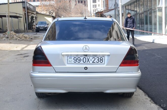 Mercedes C 220 1999, 432,000 km - 2.2 l - Bakı