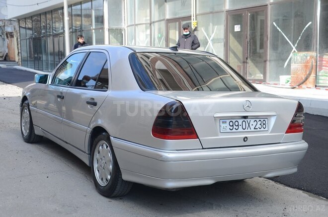 Mercedes C 220 1999, 432,000 km - 2.2 l - Bakı