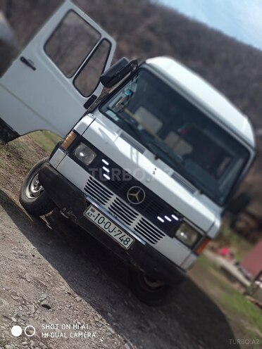 Mercedes 208 D 1993, 300,000 km - 2.5 л - Şəki
