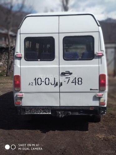Mercedes 208 D 1993, 300,000 km - 2.5 л - Şəki