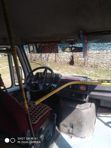 Mercedes 208 D 1993, 300,000 km - 2.5 л - Şəki