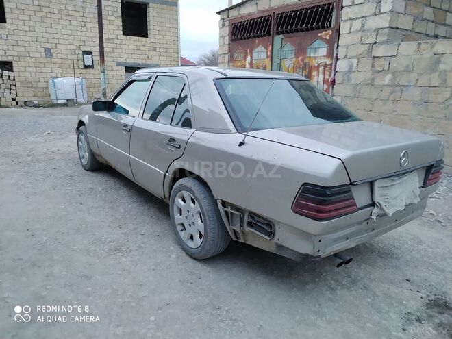 Mercedes E 260 1986, 367,890 km - 2.0 l - Sumqayıt