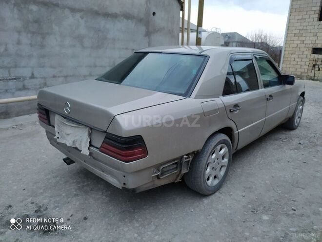 Mercedes E 260 1986, 367,890 km - 2.0 l - Sumqayıt