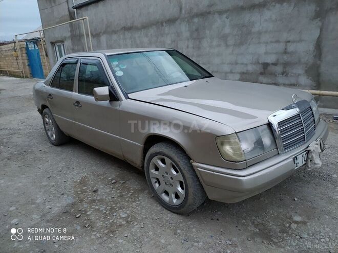 Mercedes E 260 1986, 367,890 km - 2.0 l - Sumqayıt