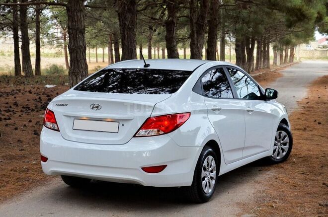 Hyundai Accent 2016, 60,000 km - 1.6 l - Bakı