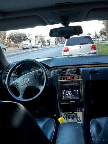 Mercedes E 320 2000, 209,000 km - 3.2 л - Bakı