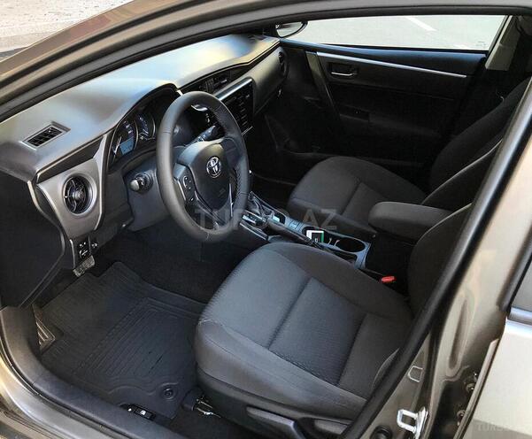 Toyota Corolla 2017, 39,000 km - 1.6 l - Bakı