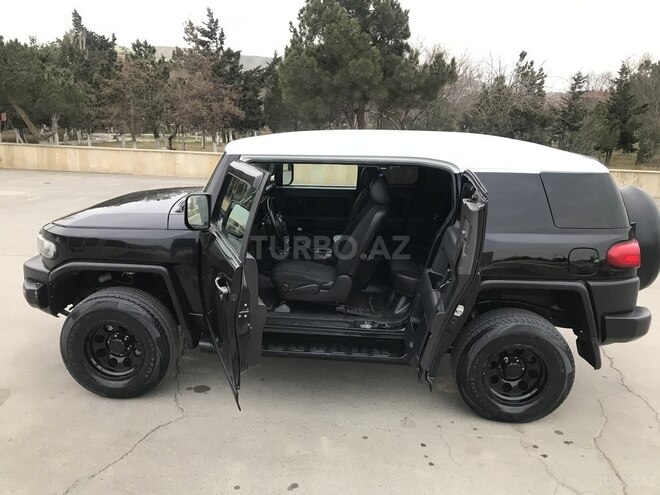Toyota FJ Cruiser 2008, 230,000 km - 4.0 l - Bakı