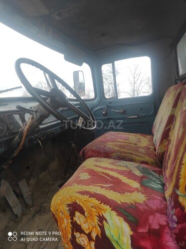 ZIL 130 1989, 365,236 km - 0.3 l - Samux